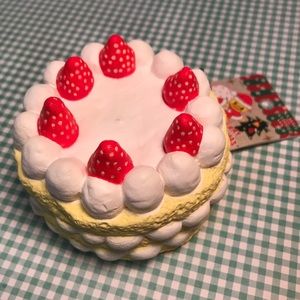 Rare cake squishy accessory